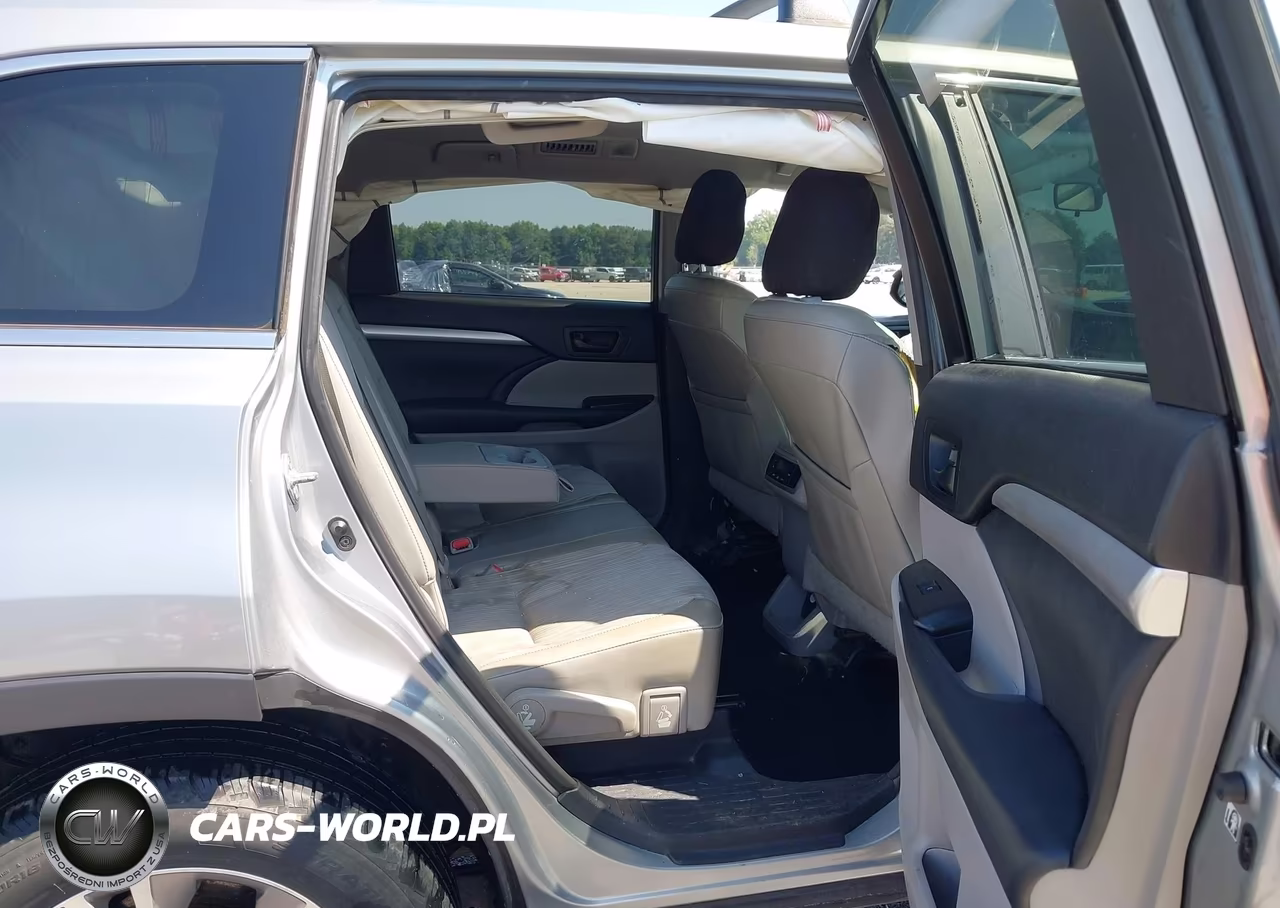 2015 Toyota Highlander Le Plus V6 VIN:5TDBKRFHXFS180470 - 8