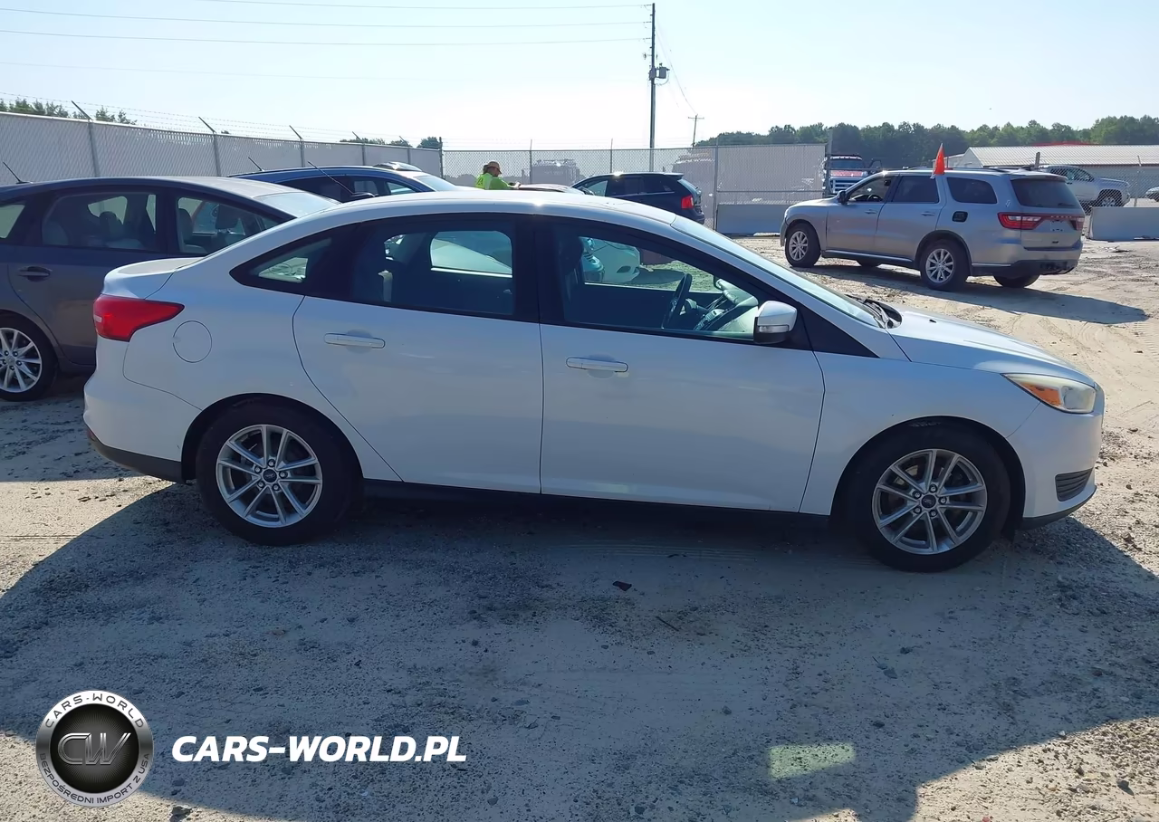 2015 Ford Focus Se VIN:1FADP3F25FL345903 - 17