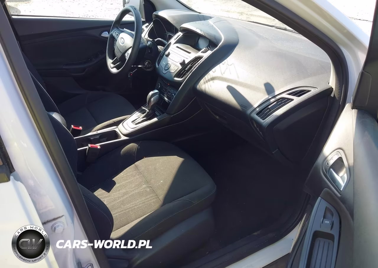 2015 Ford Focus Se VIN:1FADP3F25FL345903 - 5