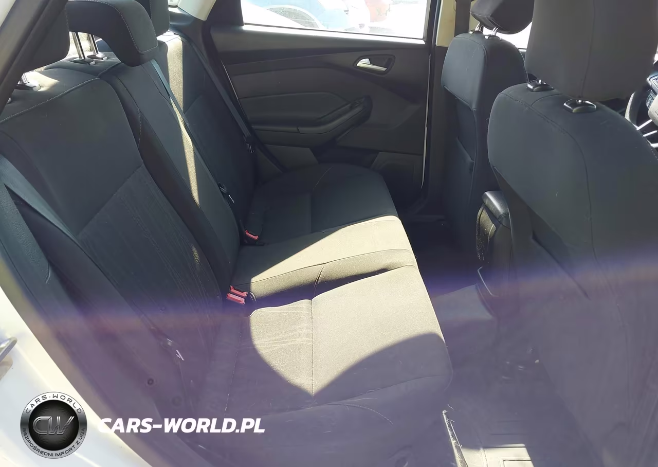 2015 Ford Focus Se VIN:1FADP3F25FL345903 - 8