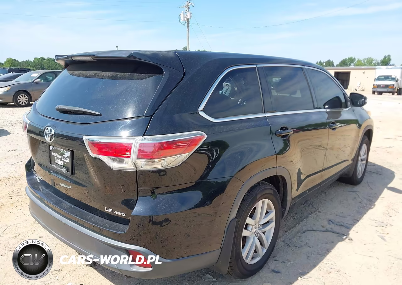 2014 Toyota Highlander Le V6 VIN:5TDBKRFH3ES046821 - 4