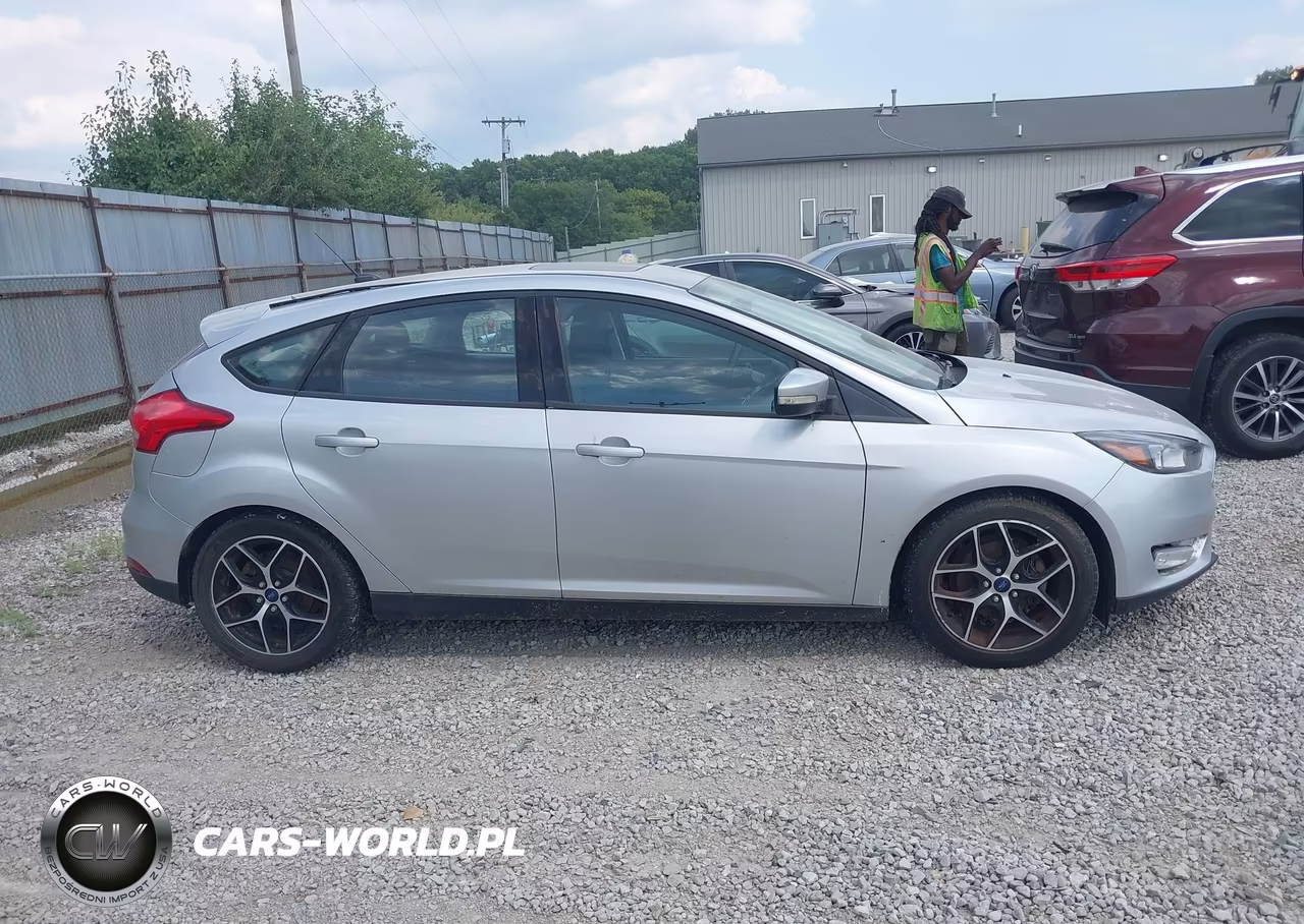 2017 Ford Focus Sel VIN:1FADP3M25HL203749 - 13