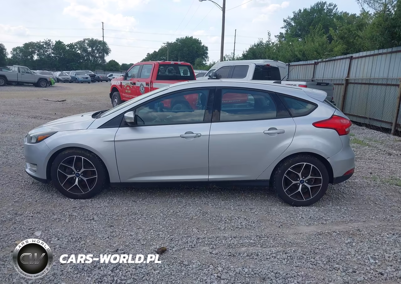 2017 Ford Focus Sel VIN:1FADP3M25HL203749 - 14