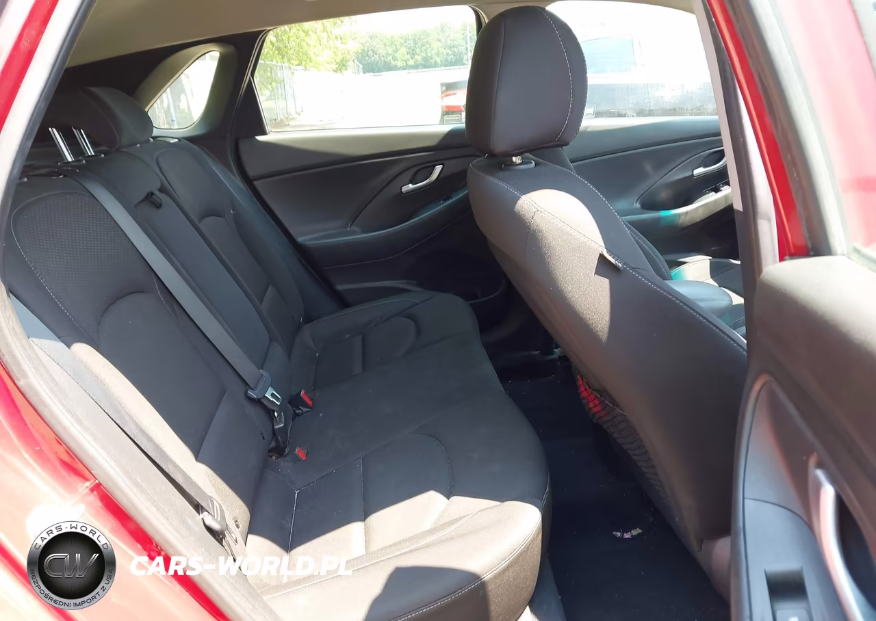 2019 Hyundai Elantra Gt VIN:KMHH35LE7KU088454 - 8