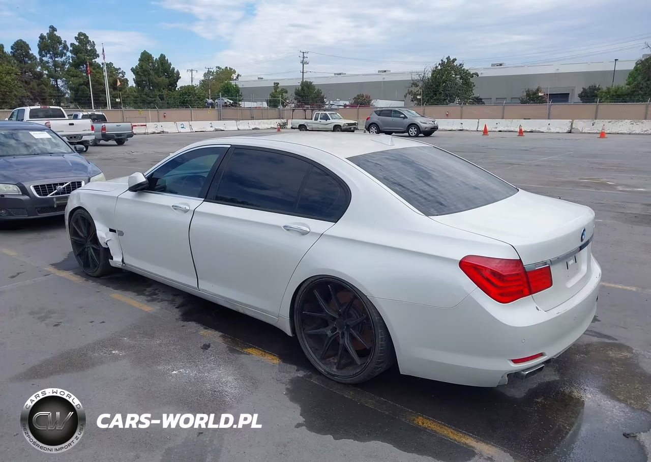 2009 BMW 750Li VIN:WBAKB83519CY58773 - 3