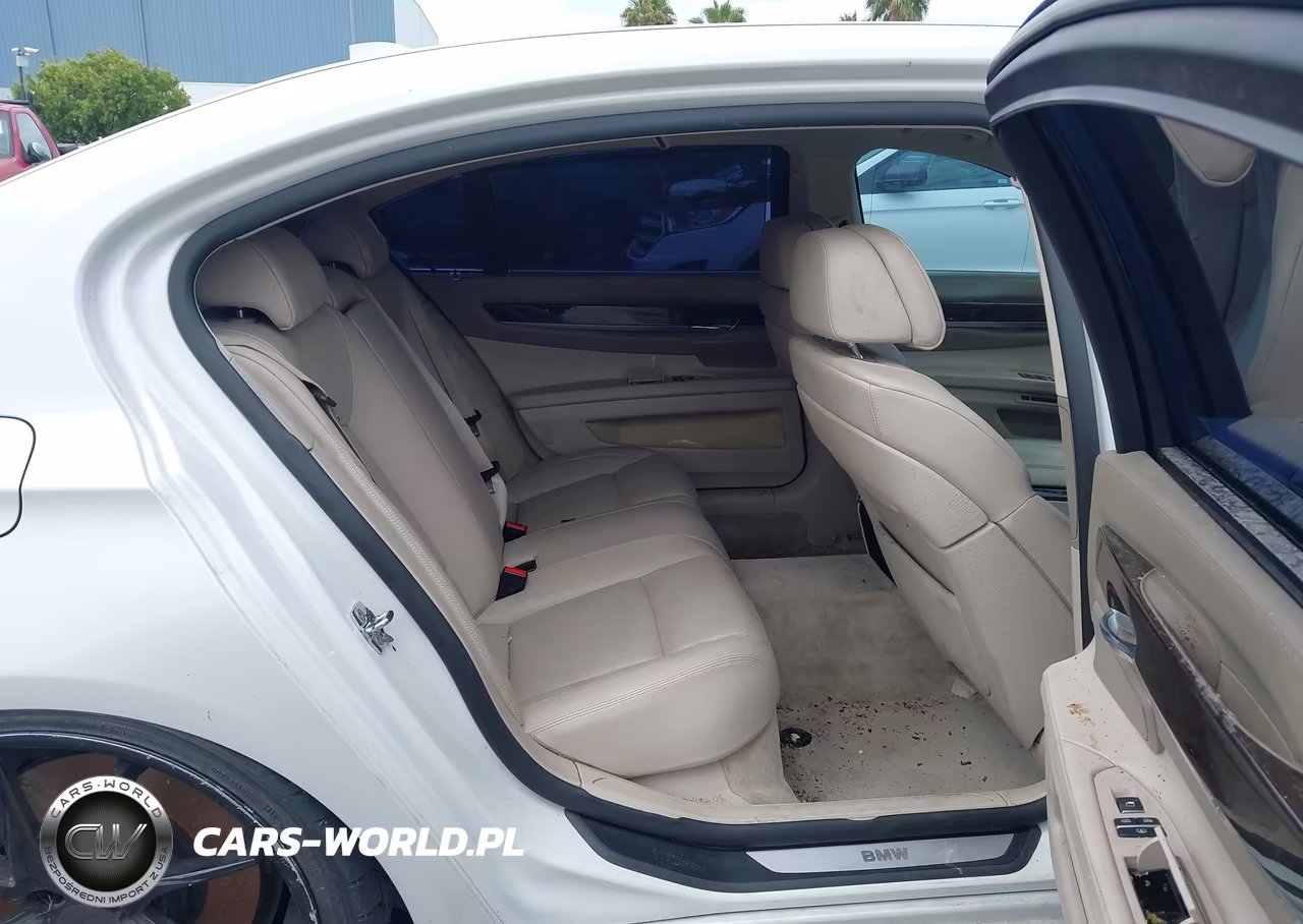2009 BMW 750Li VIN:WBAKB83519CY58773 - 8