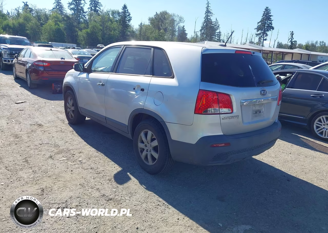 2012 Kia Sorento Lx VIN:5XYKT3A19CG247539 - 3
