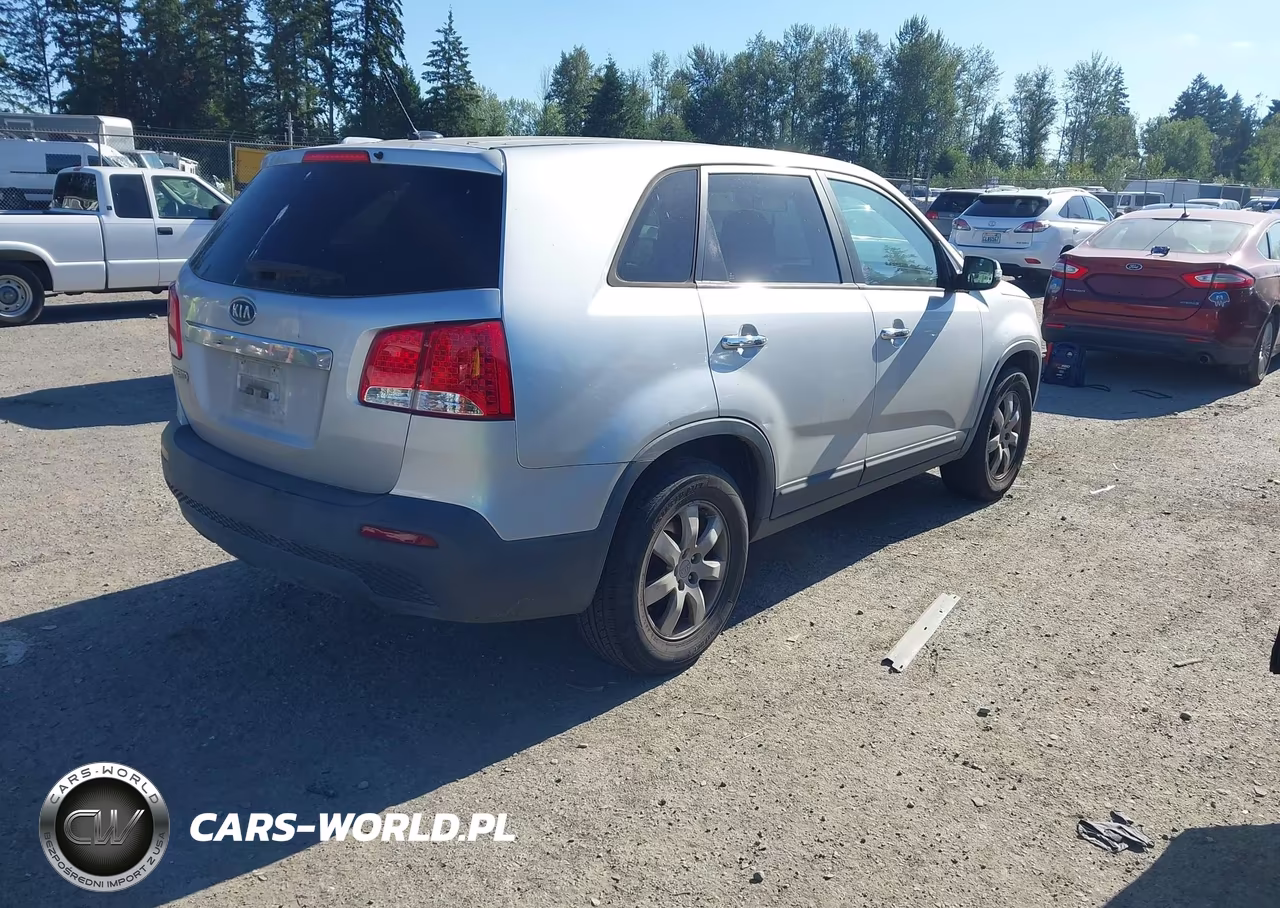 2012 Kia Sorento Lx VIN:5XYKT3A19CG247539 - 4
