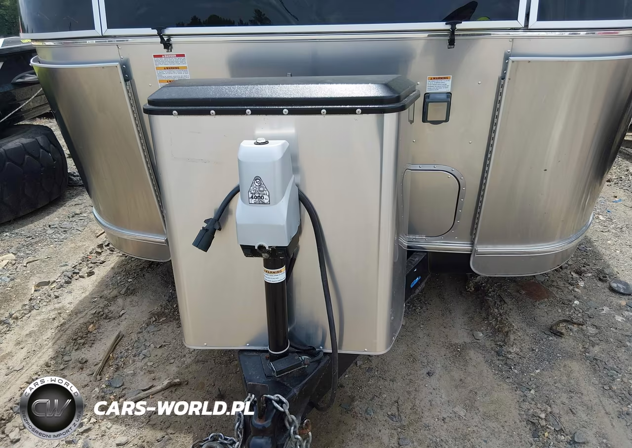 2018 Airstream Flying Cloud 27Fb VIN:1STH9YK21JJ545305 - 10