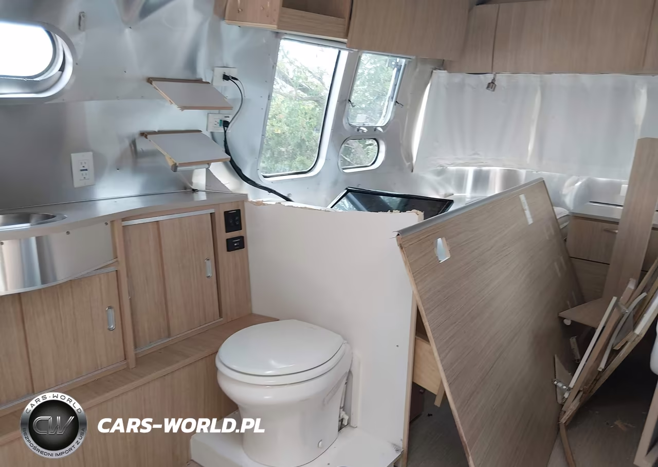 2018 Airstream Flying Cloud 27Fb VIN:1STH9YK21JJ545305 - 12