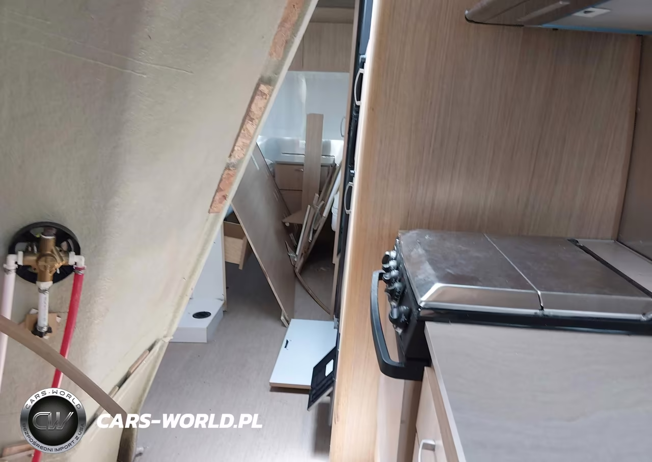 2018 Airstream Flying Cloud 27Fb VIN:1STH9YK21JJ545305 - 8