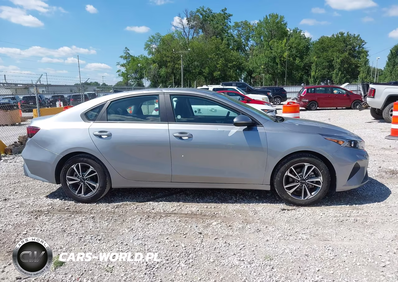 2024 Kia Forte Lxs VIN:3KPF24ADXRE786942 - 13