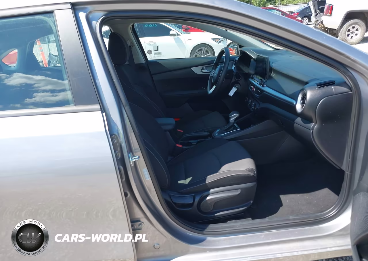 2024 Kia Forte Lxs VIN:3KPF24ADXRE786942 - 5