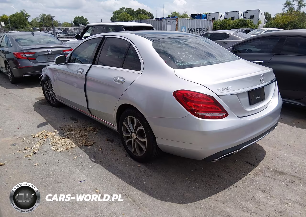 2015 Mercedes-Benz C 300 4Matic VIN:55SWF4KB9FU026183 - 3