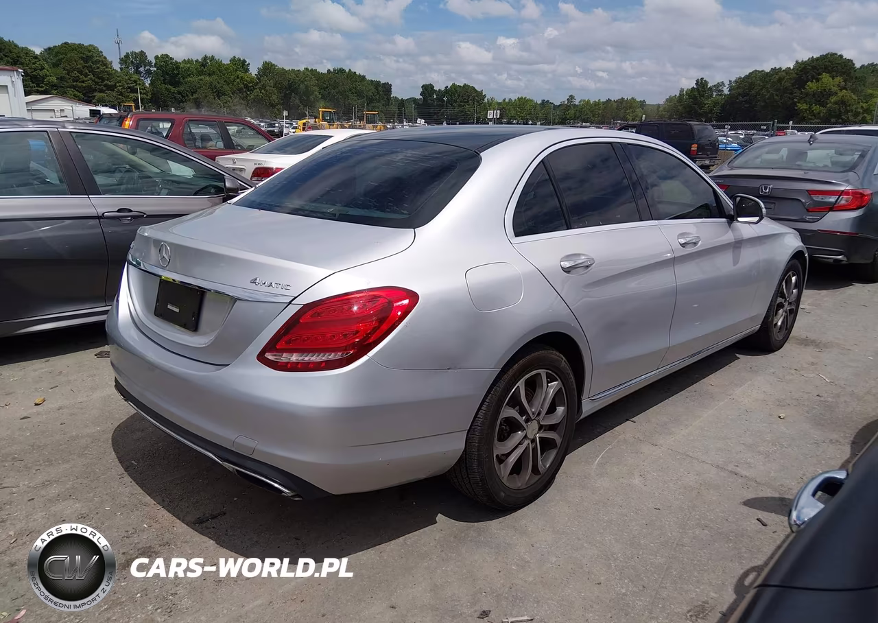 2015 Mercedes-Benz C 300 4Matic VIN:55SWF4KB9FU026183 - 4