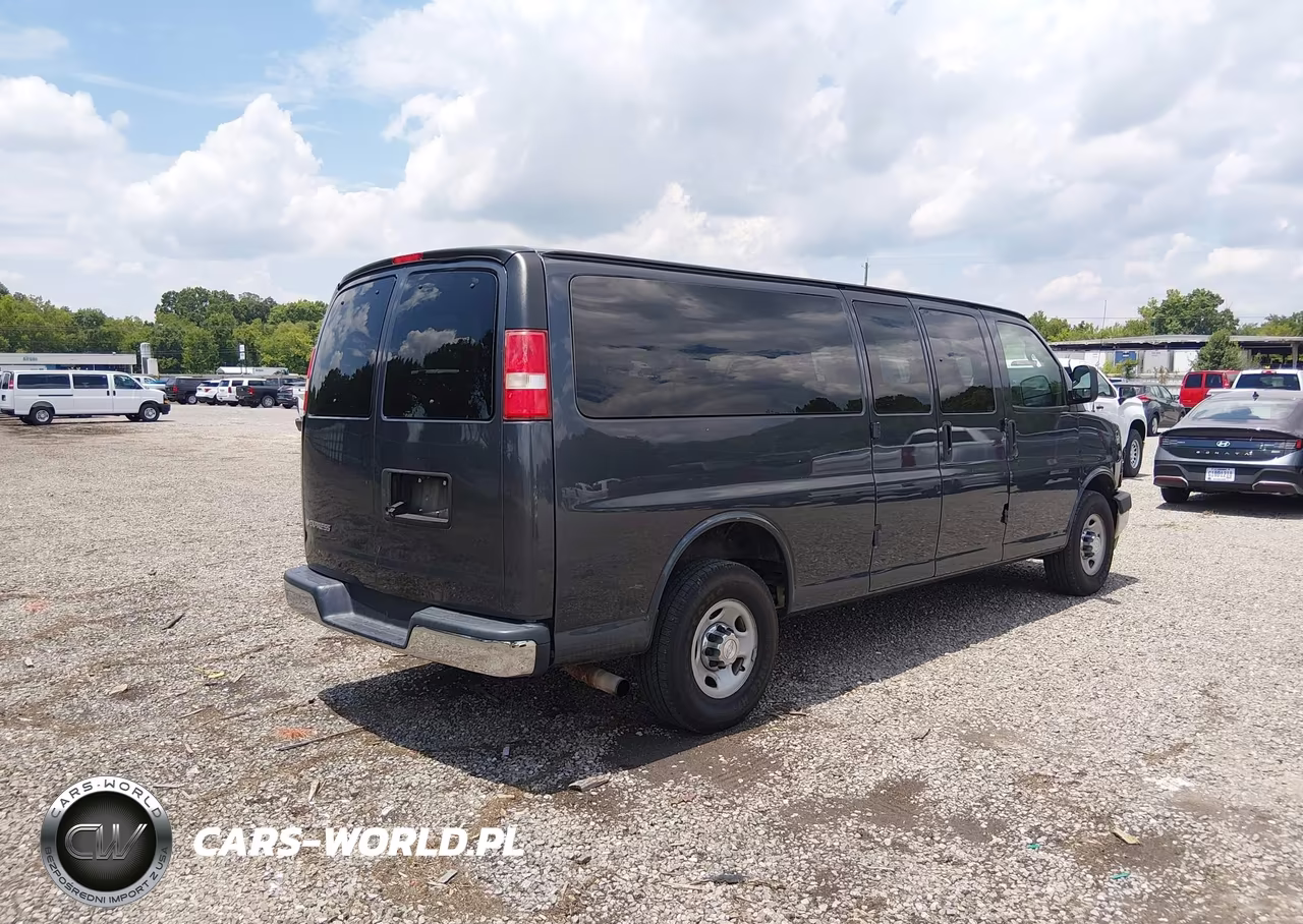 2017 Chevrolet Express 3500 Lt VIN:1GAZGPFF4H1274842 - 4
