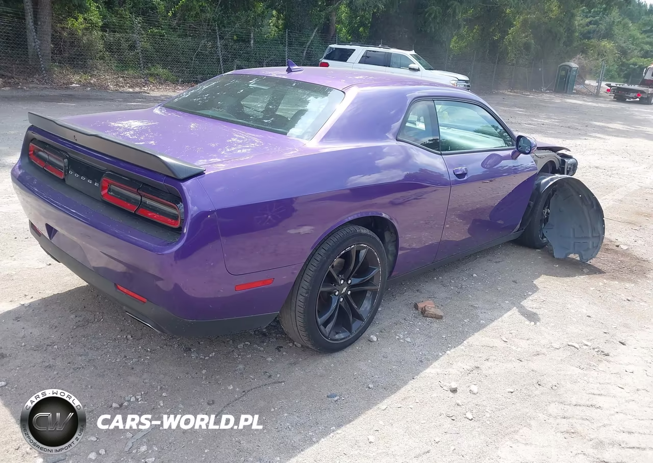 2018 Dodge Challenger Sxt Plus VIN:2C3CDZAG6JH304971 - 4