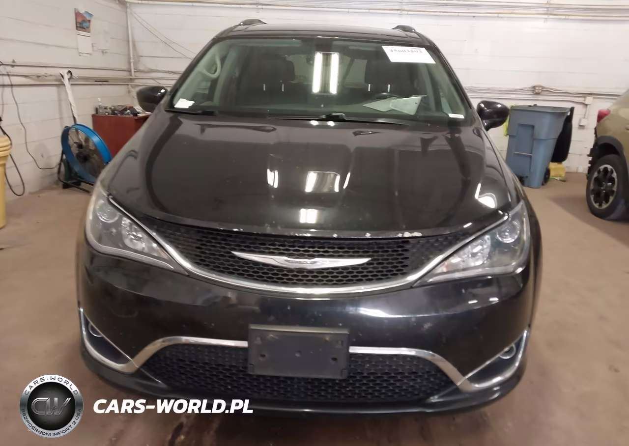 2017 Chrysler Pacifica Touring-L Plus VIN:2C4RC1EG3HR835828 - 12