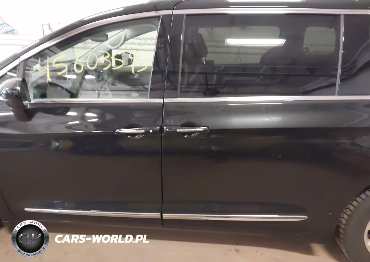2017 Chrysler Pacifica Touring-L Plus VIN:2C4RC1EG3HR835828 - 14