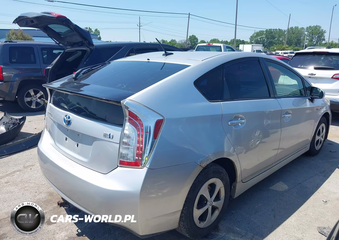 2012 Toyota Prius Three VIN:JTDKN3DU8C0333964 - 4