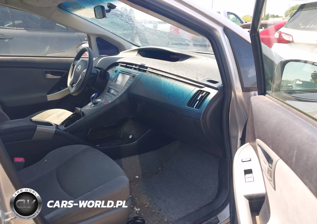 2012 Toyota Prius Three VIN:JTDKN3DU8C0333964 - 5
