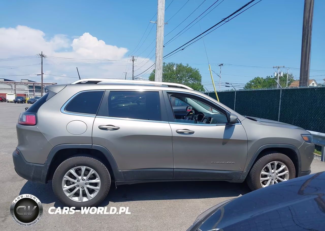 2019 Jeep Cherokee Latitude 4X4 VIN:1C4PJMCB9KD449477 - 13