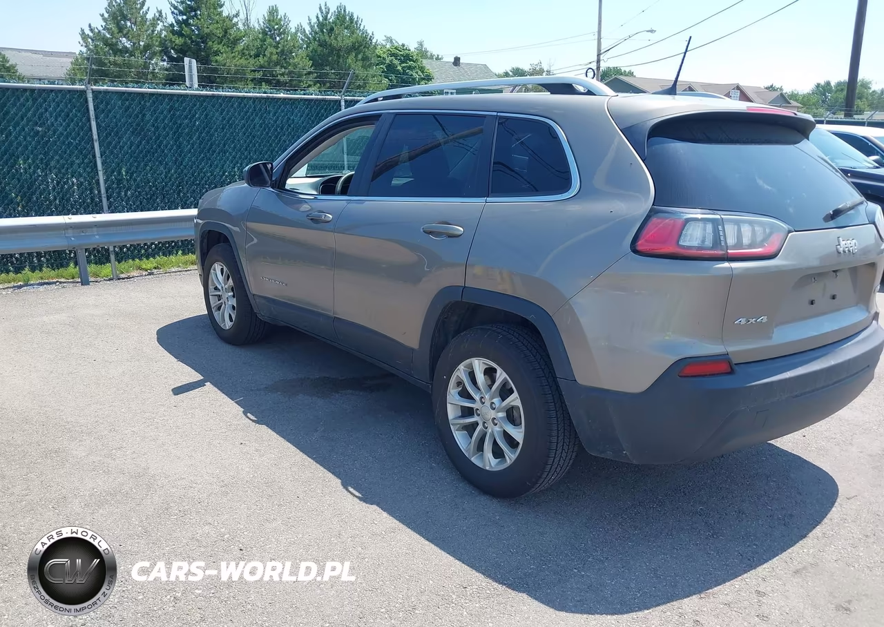 2019 Jeep Cherokee Latitude 4X4 VIN:1C4PJMCB9KD449477 - 3