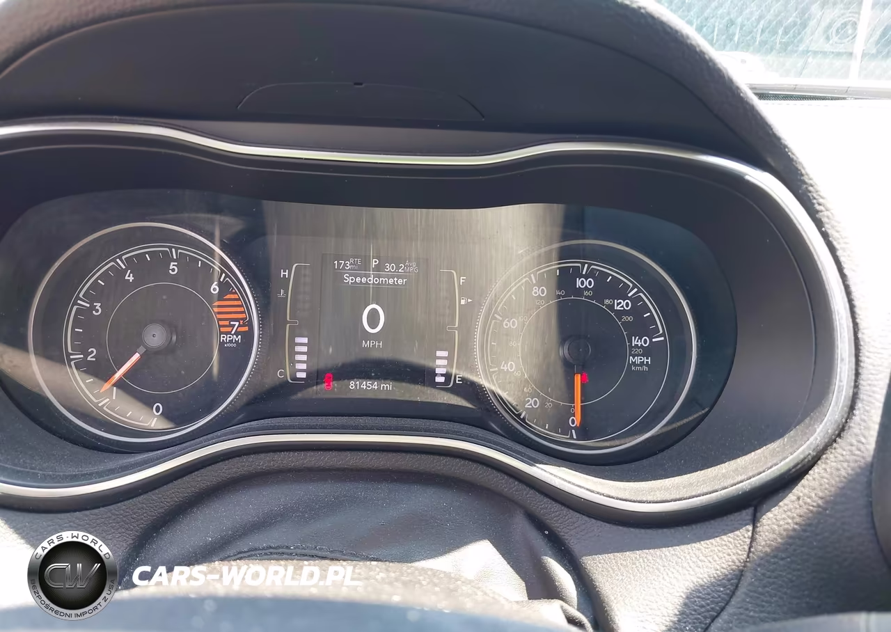 2019 Jeep Cherokee Latitude 4X4 VIN:1C4PJMCB9KD449477 - 7