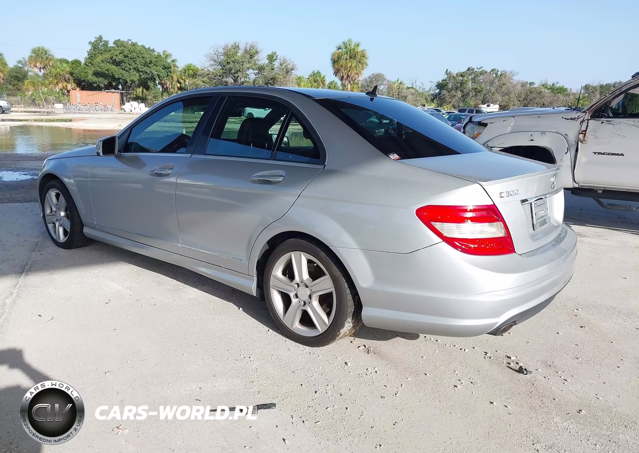 2010 Mercedes-Benz C 300 Sport VIN:WDDGF5EB6AF381040 - 3