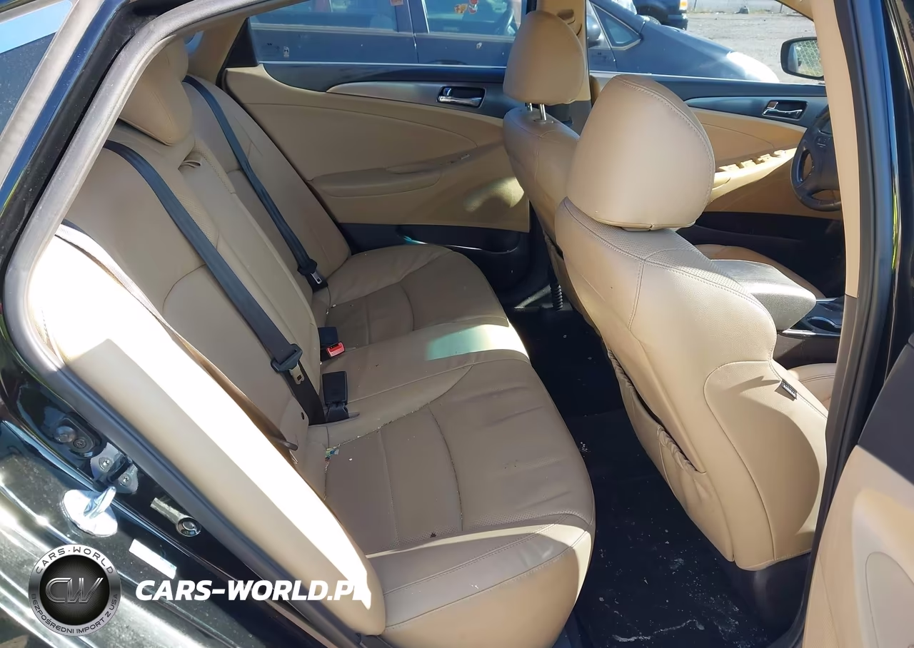 2012 Hyundai Sonata Hybrid VIN:KMHEC4A45CA020647 - 8