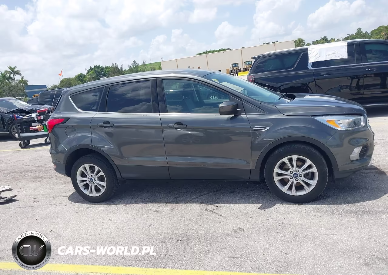 2019 Ford Escape Se VIN:1FMCU0GDXKUC21090 - 13