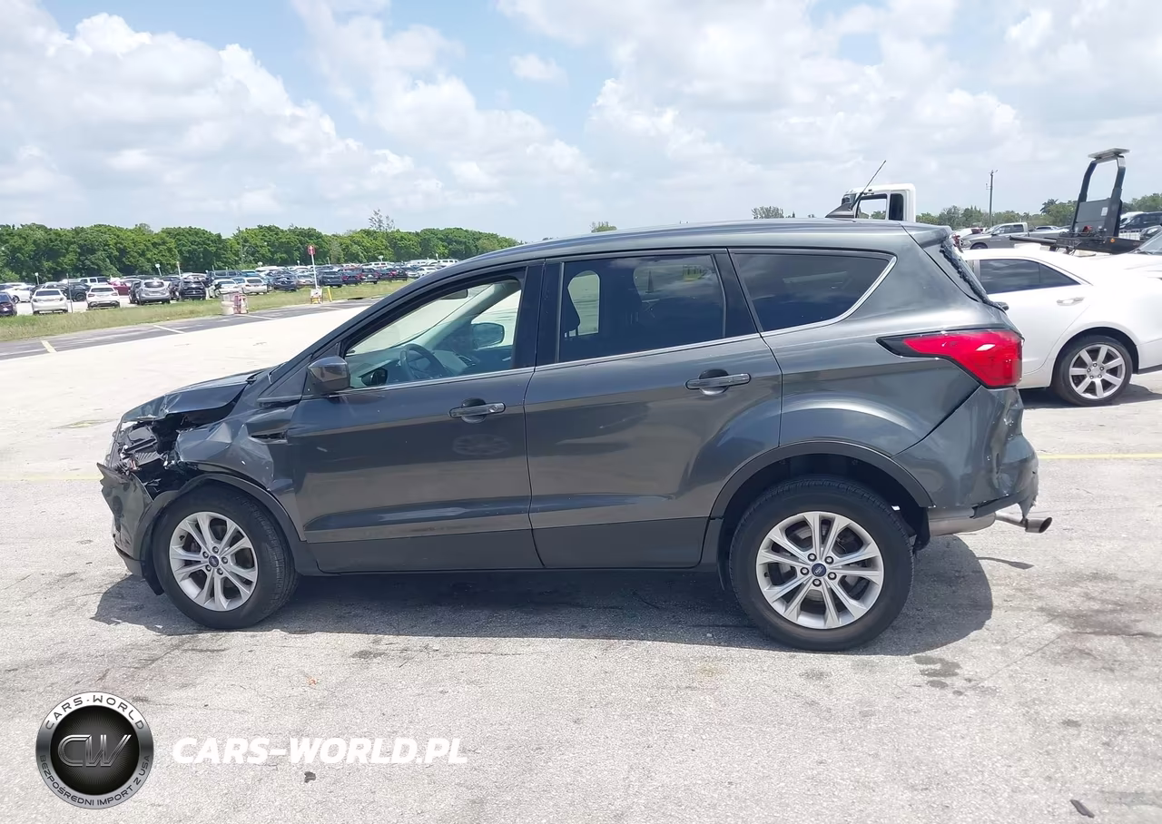2019 Ford Escape Se VIN:1FMCU0GDXKUC21090 - 14