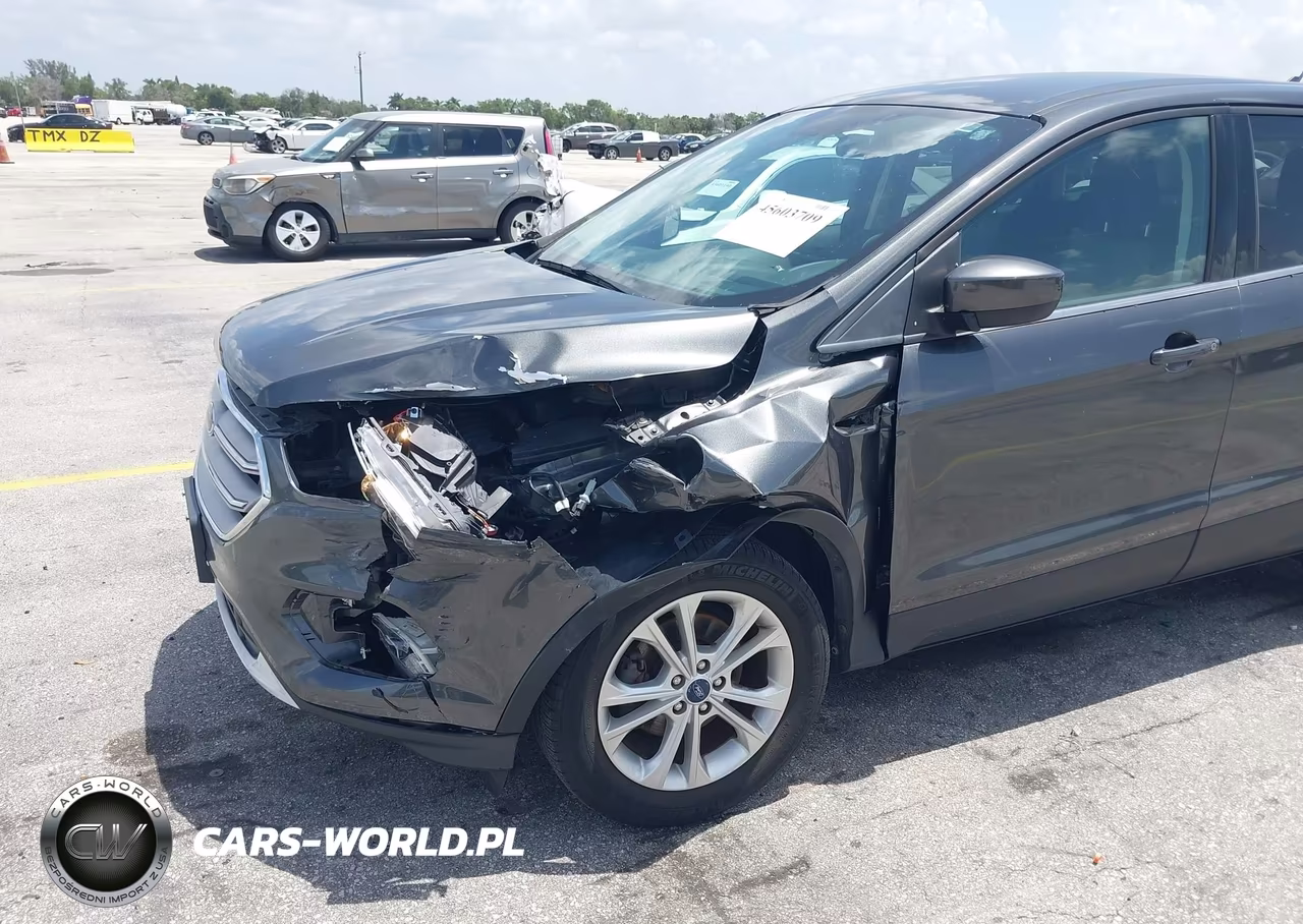 2019 Ford Escape Se VIN:1FMCU0GDXKUC21090 - 19
