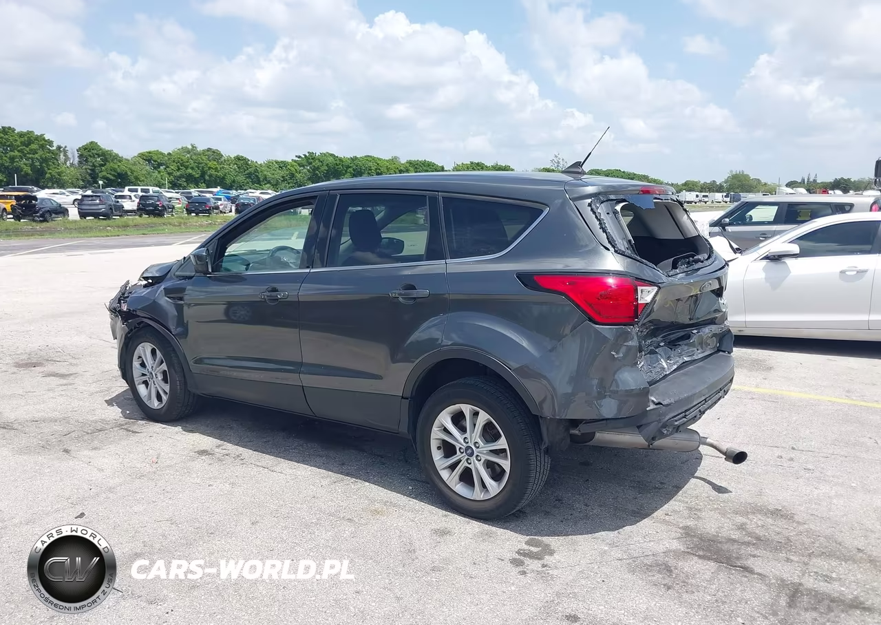 2019 Ford Escape Se VIN:1FMCU0GDXKUC21090 - 3