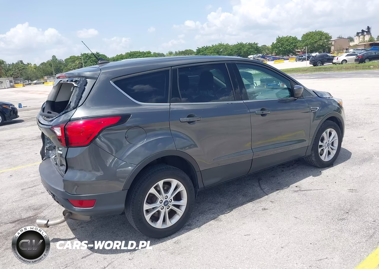 2019 Ford Escape Se VIN:1FMCU0GDXKUC21090 - 4