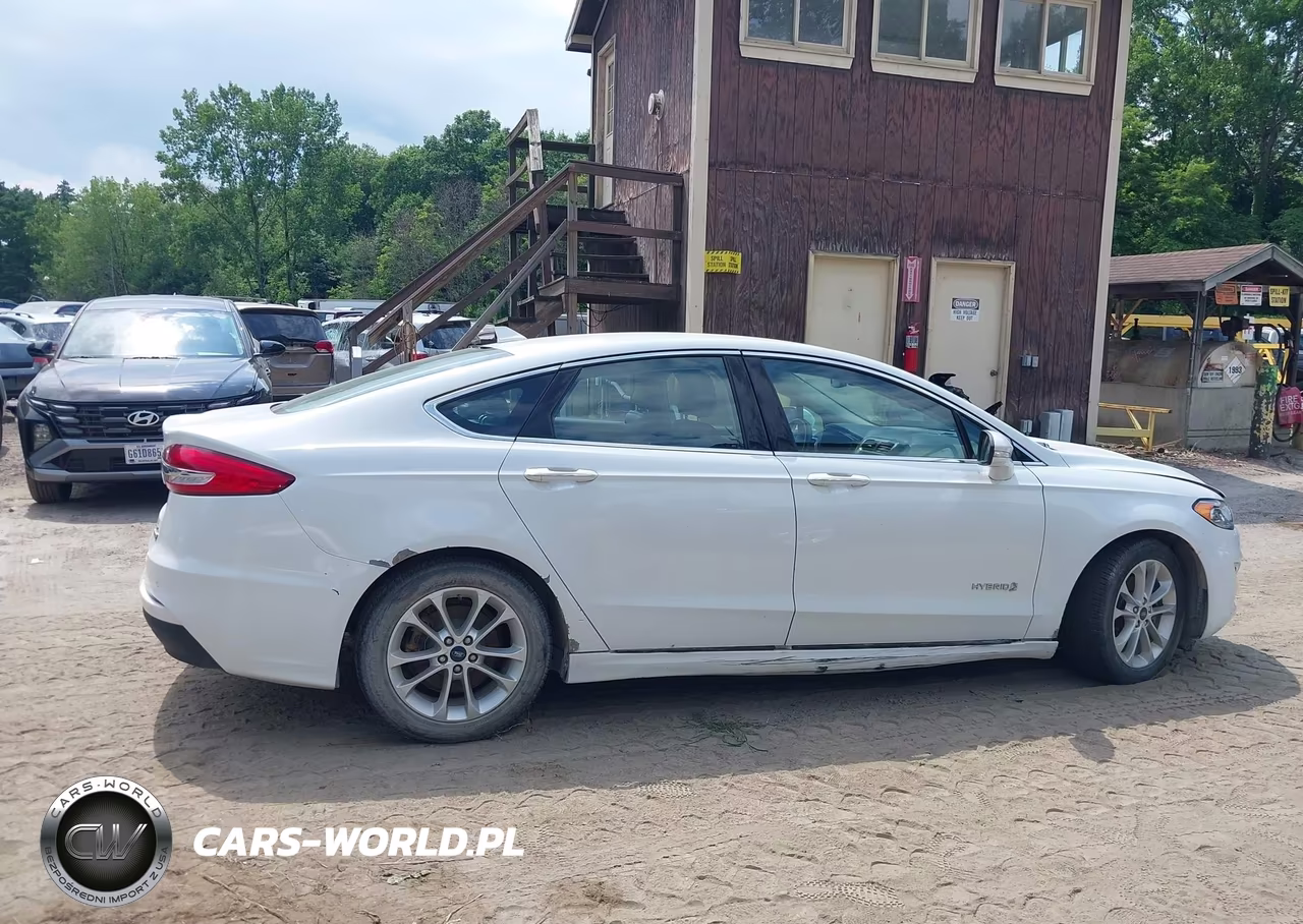 2019 Ford Fusion Hybrid Sel VIN:3FA6P0MU9KR113067 - 13
