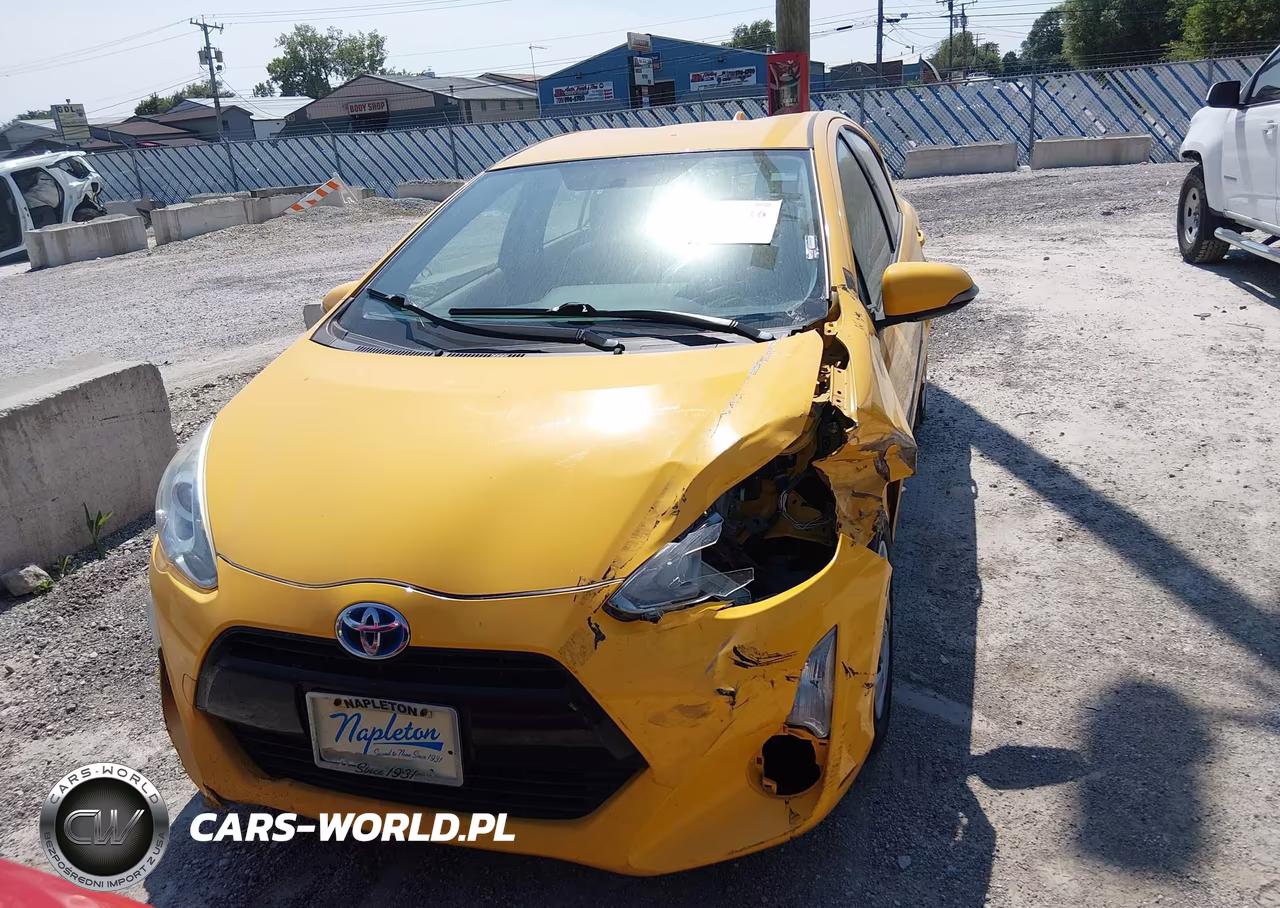 2015 Toyota Prius C Two VIN:JTDKDTB31F1098111 - 12