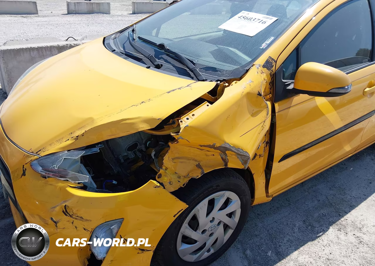 2015 Toyota Prius C Two VIN:JTDKDTB31F1098111 - 6