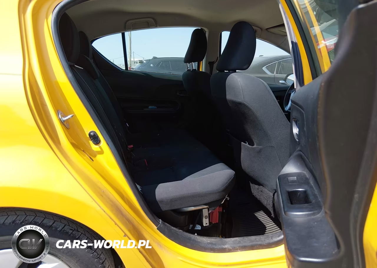 2015 Toyota Prius C Two VIN:JTDKDTB31F1098111 - 8