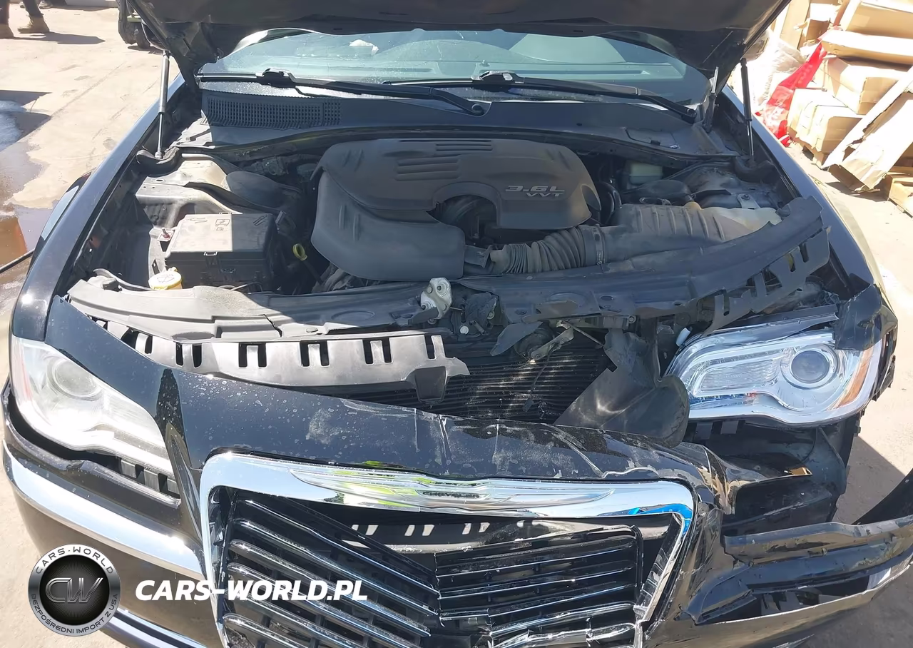 2013 Chrysler 300 Motown VIN:2C3CCAAG2DH577477 - 10