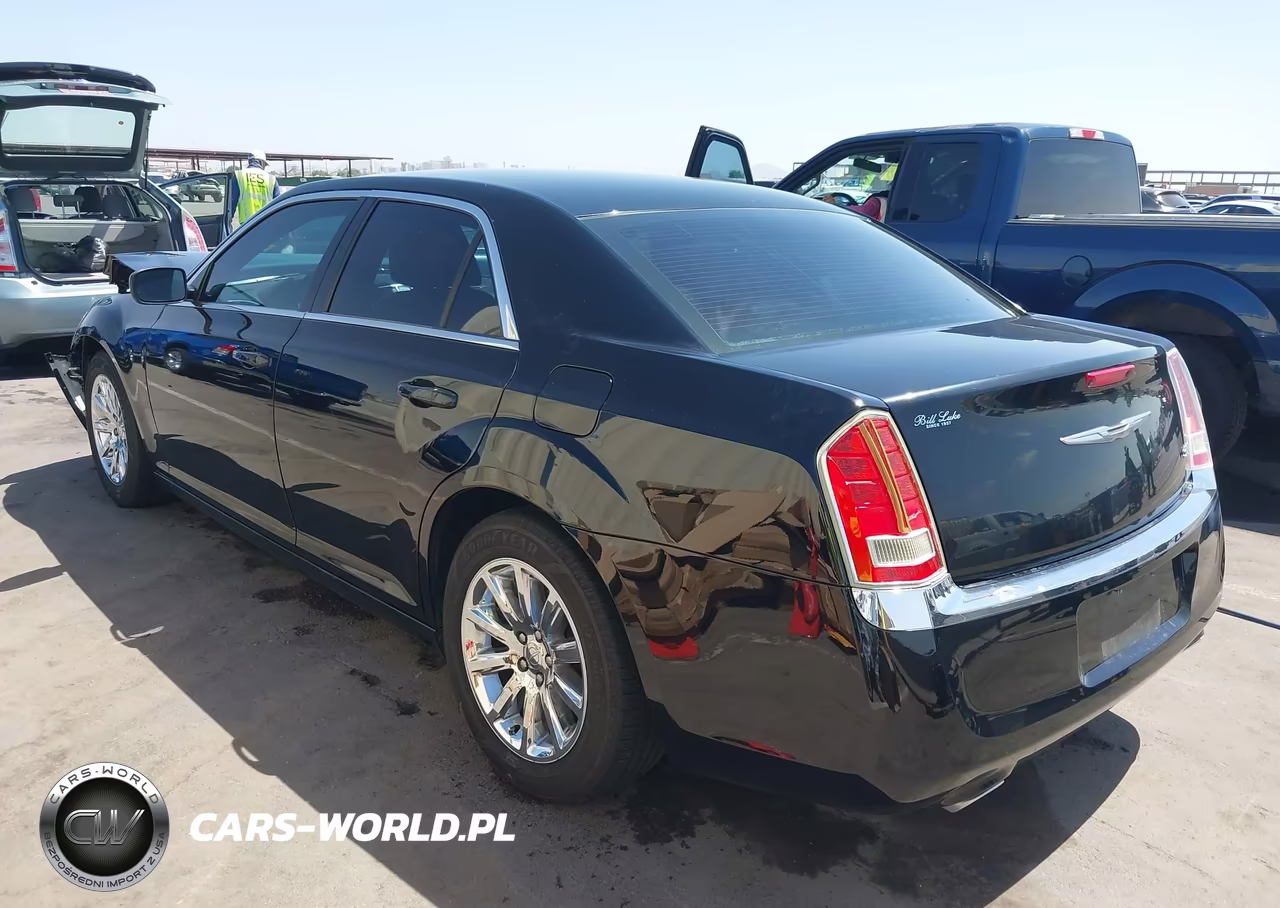 2013 Chrysler 300 Motown VIN:2C3CCAAG2DH577477 - 3