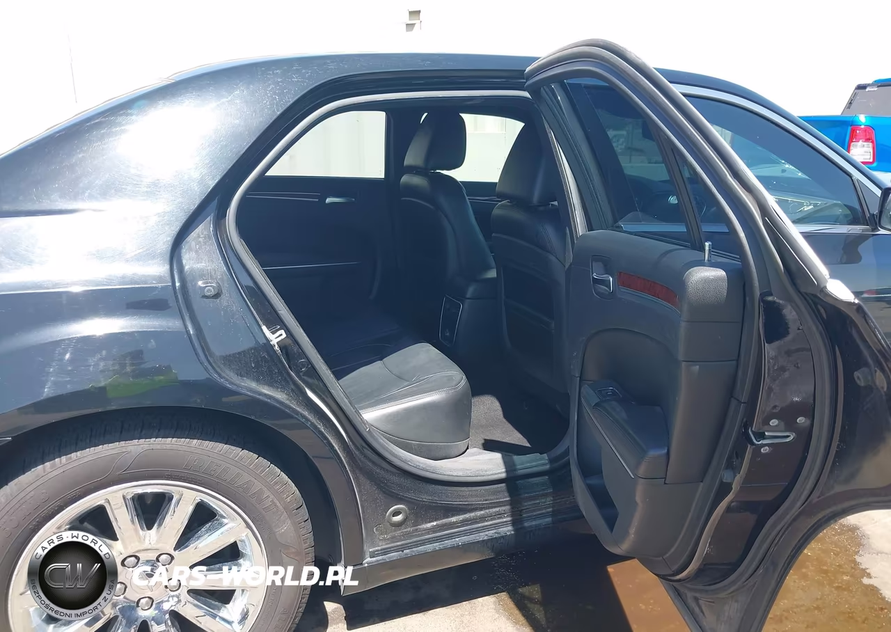 2013 Chrysler 300 Motown VIN:2C3CCAAG2DH577477 - 8