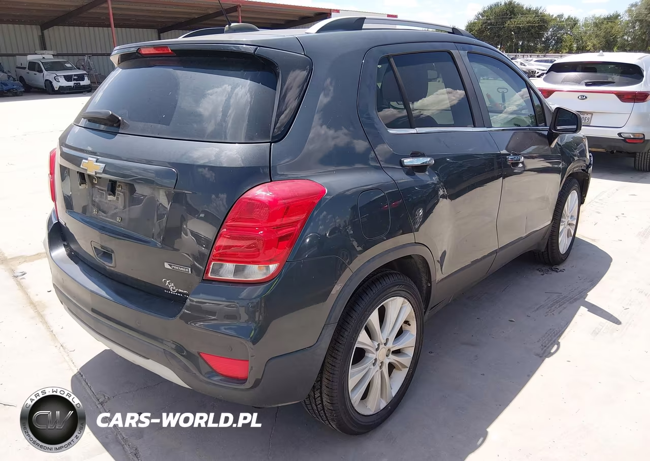 2017 Chevrolet Trax Premier VIN:3GNCJMSB3HL265890 - 4