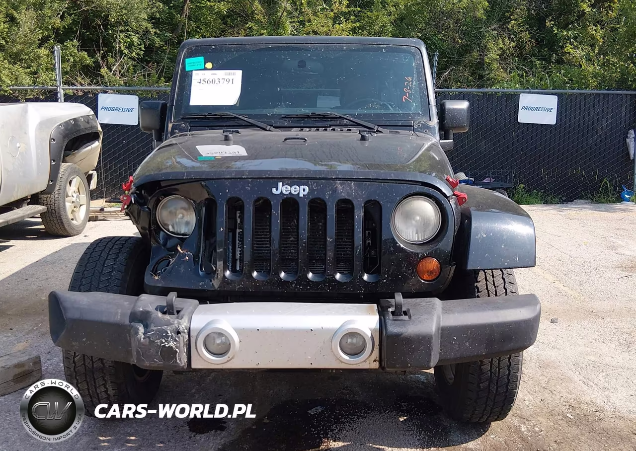 2012 Jeep Wrangler Unlimited Sahara VIN:1C4BJWEG8CL104012 - 13