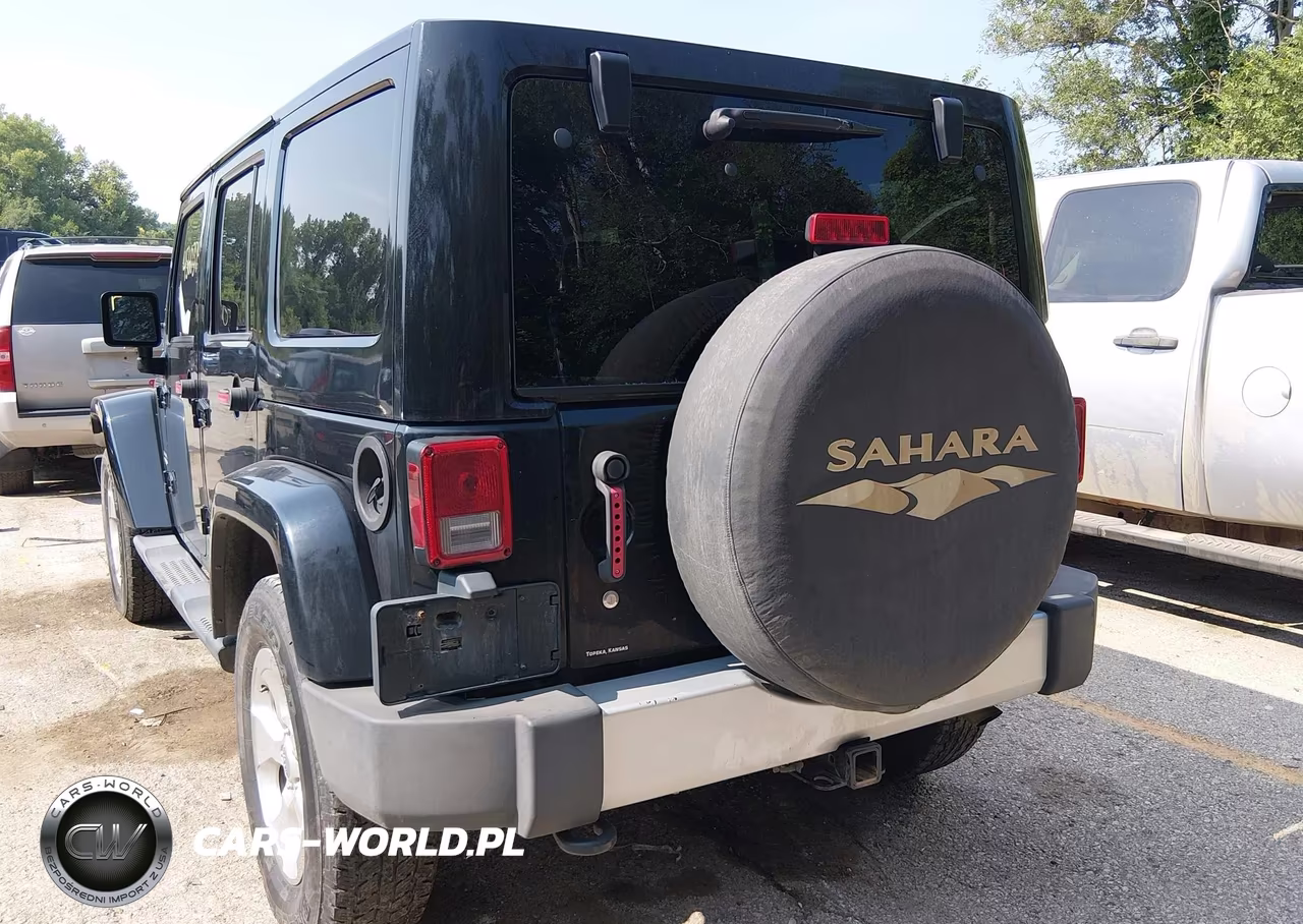 2012 Jeep Wrangler Unlimited Sahara VIN:1C4BJWEG8CL104012 - 3