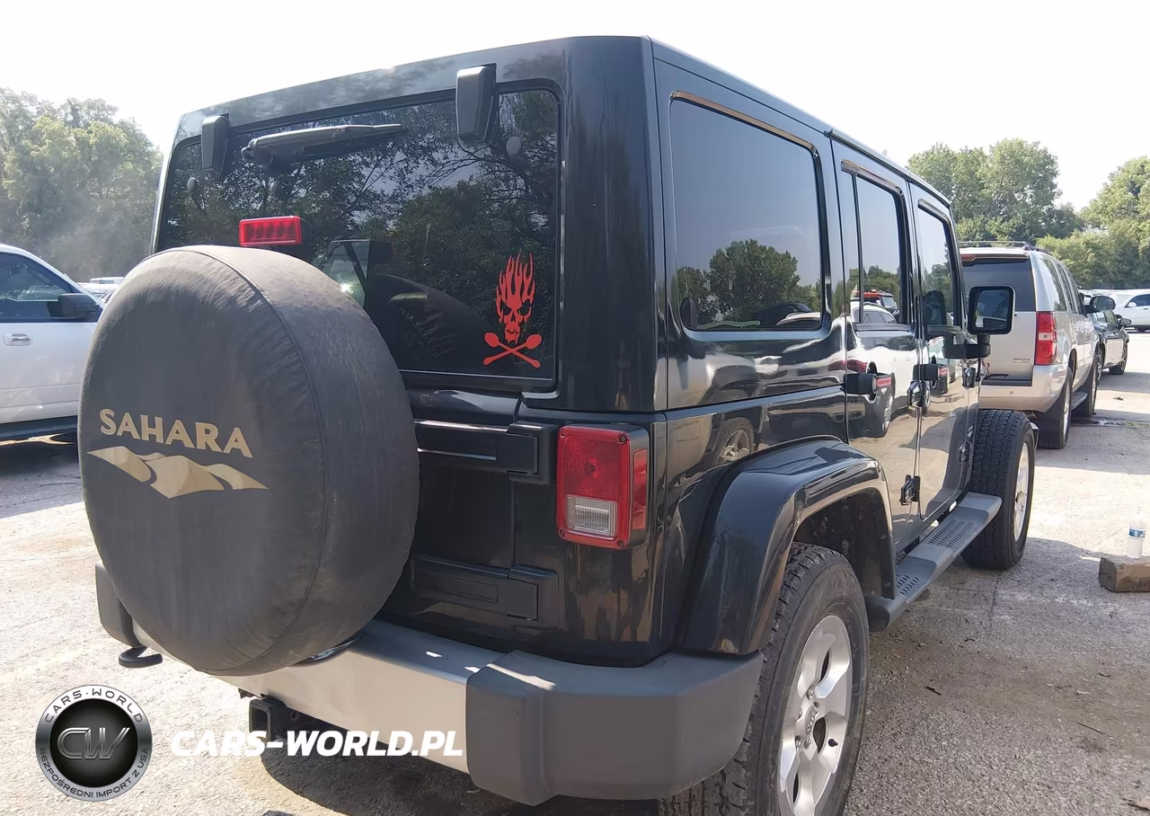 2012 Jeep Wrangler Unlimited Sahara VIN:1C4BJWEG8CL104012 - 4