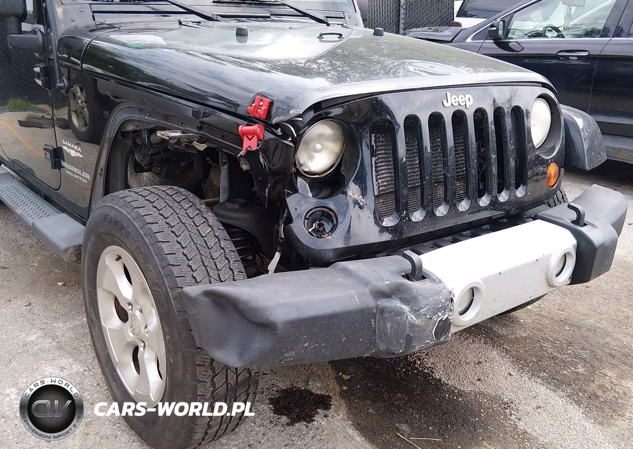 2012 Jeep Wrangler Unlimited Sahara VIN:1C4BJWEG8CL104012 - 6