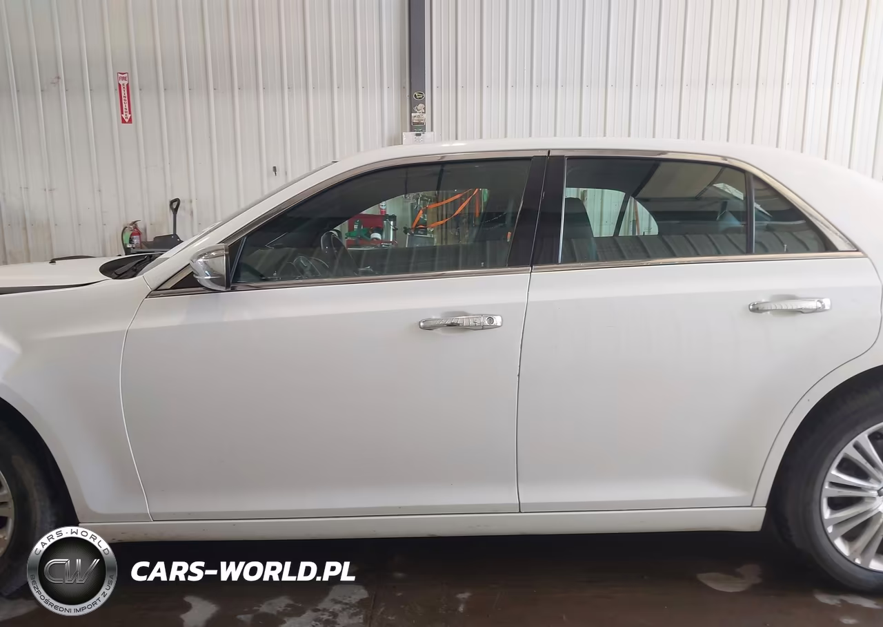 2014 Chrysler 300C Awd VIN:2C3CCAKG9EH201083 - 14