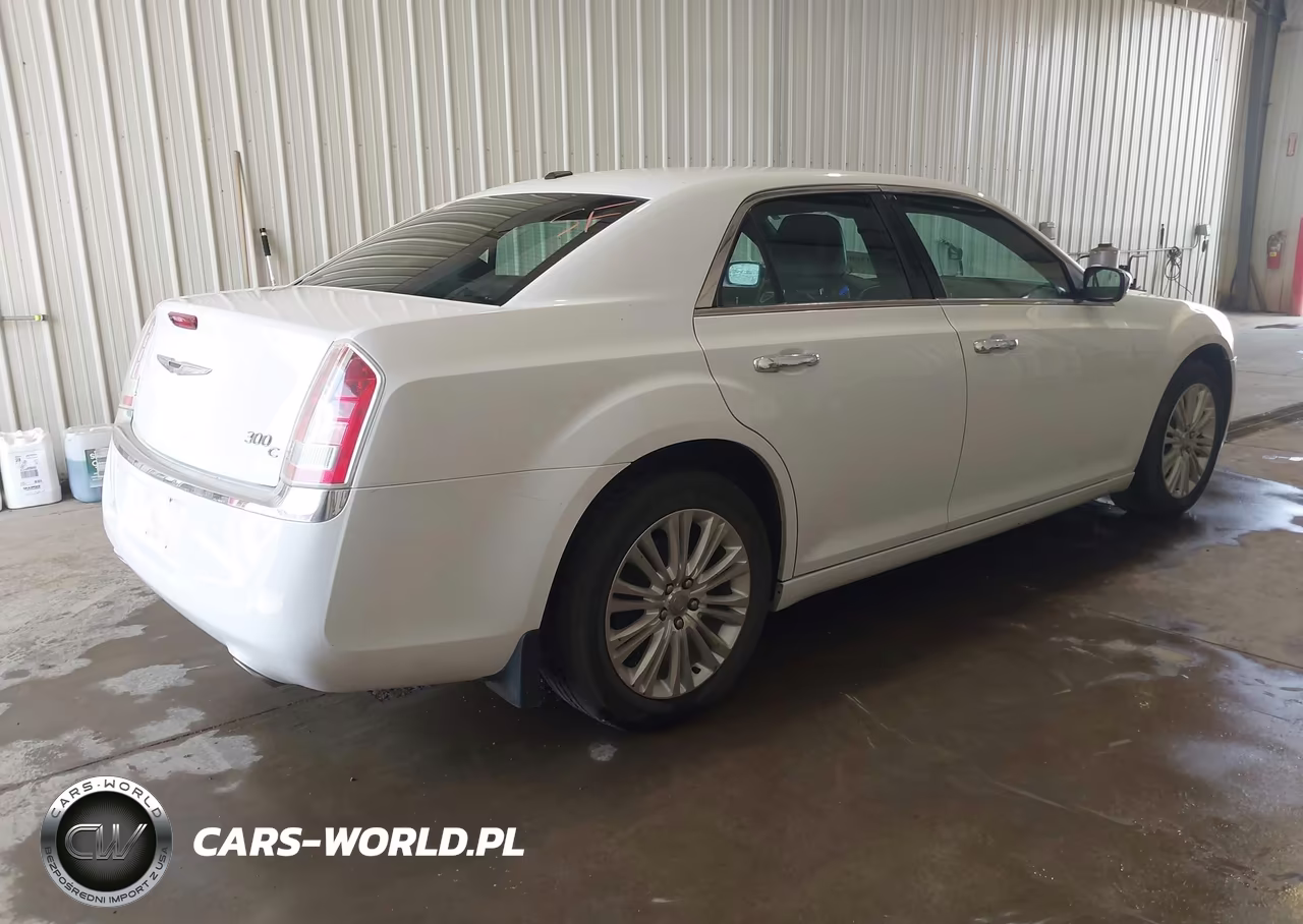 2014 Chrysler 300C Awd VIN:2C3CCAKG9EH201083 - 4