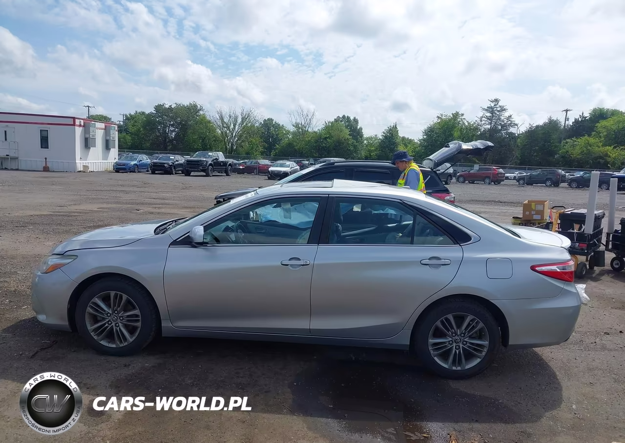 2015 Toyota Camry Se VIN:4T1BF1FK3FU489092 - 15